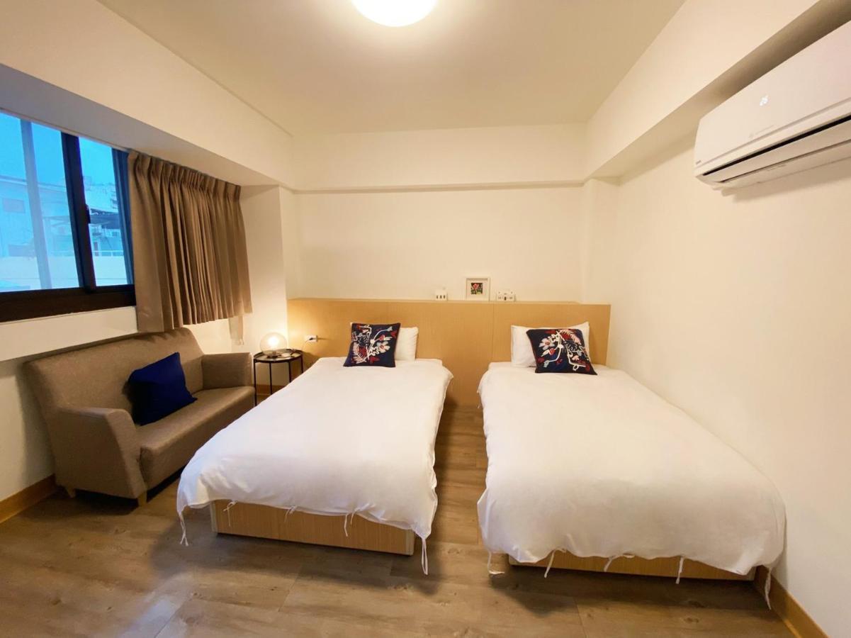 Hotel Huru House Taichung Extérieur photo